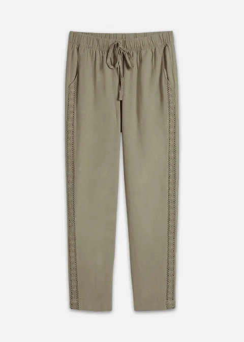 Pantalon en lin majoritaire avec empiècement de dentelle sur le côté, longueur cheville