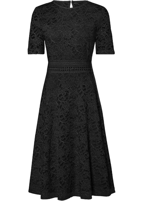 Robe en dentelle avec empiècement crochet