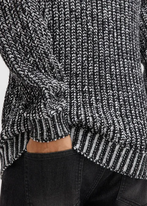 Pull en grosse maille à capuche et détails motard