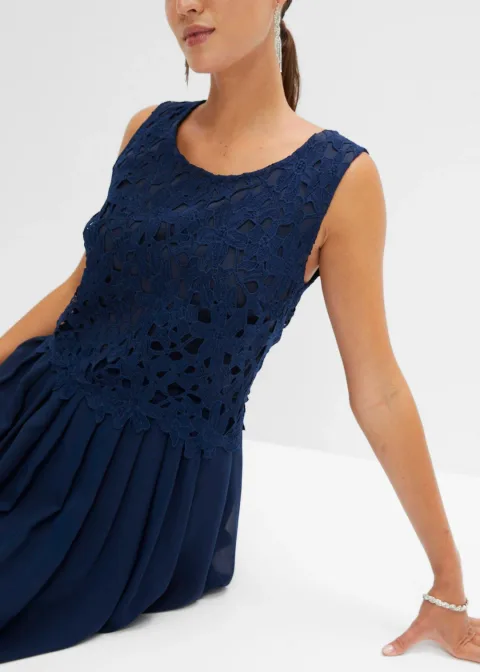 Robe longue à dentelle