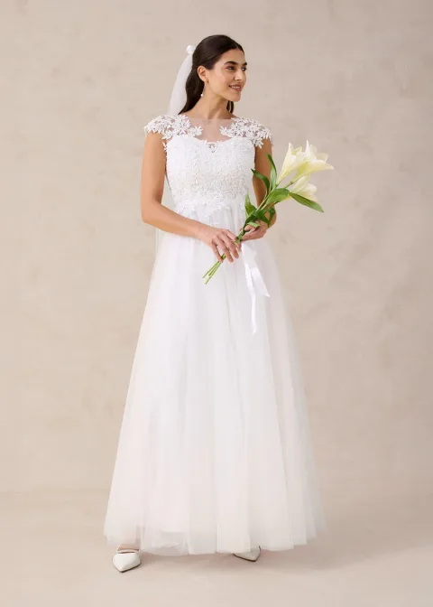 Robe de mariée en tulle délicat et dentelle