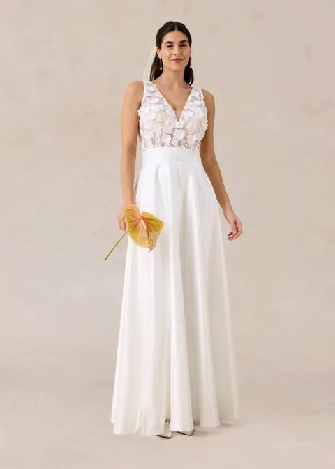 Robe de mariée en satin brillant avec application de fleurs