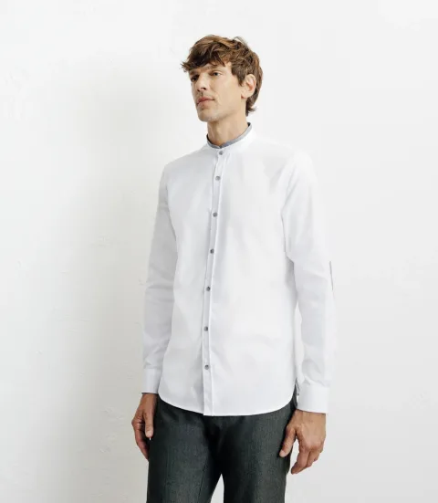 IZAC - Chemise casual col mao avec coudière contrastée blanche