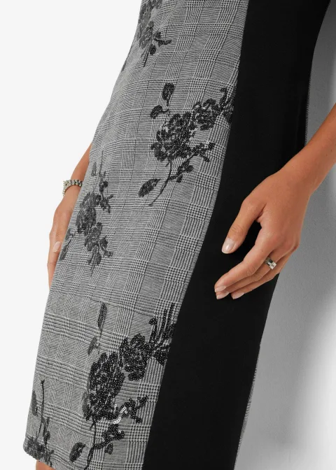 Robe fourreau avec sequins brodés