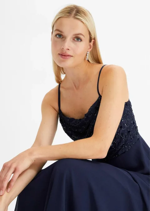 Robe à fines bretelles et haut à sequins brodés