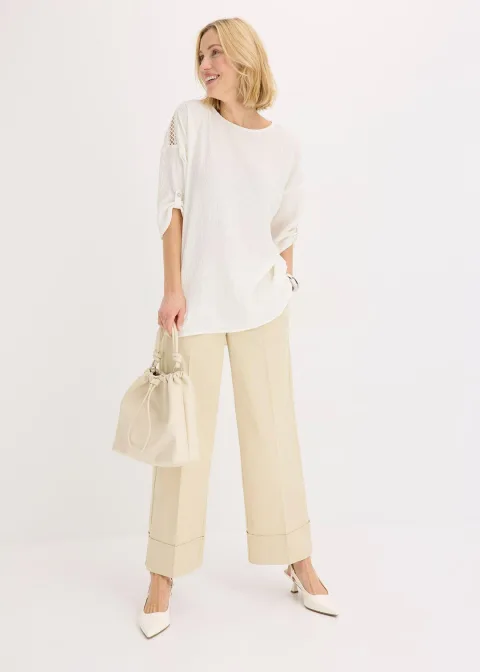 Blouse texturée avec bande de dentelle