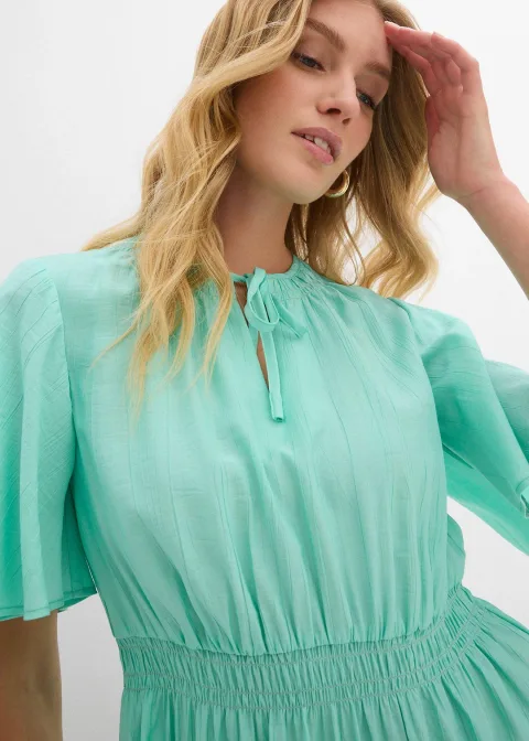 Robe courte et fluide en viscose mélangée