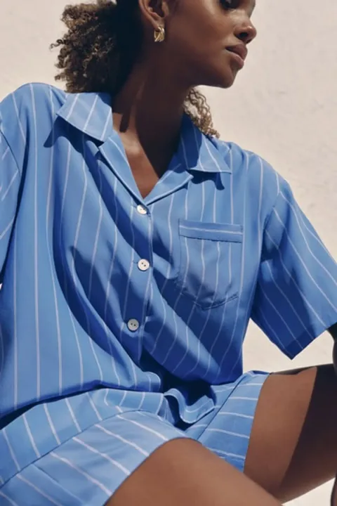 Chemise en Soie crêpe de chine Amalfi Rayée à Col Cubain Manches Courtes
