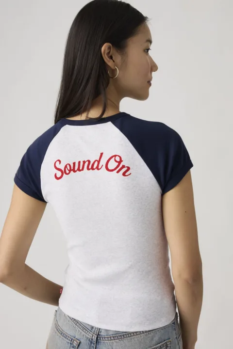 Levi's T Shirt Graphique Manche Raglan Riley - Femme - Rouge / Glitz Saddle Up N Chocolate Truffle - XS