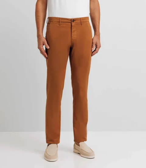 IZAC - Pantalon casual stretch camel foncé