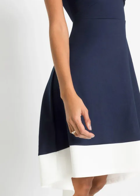 Robe à col Bardot et détail nœud