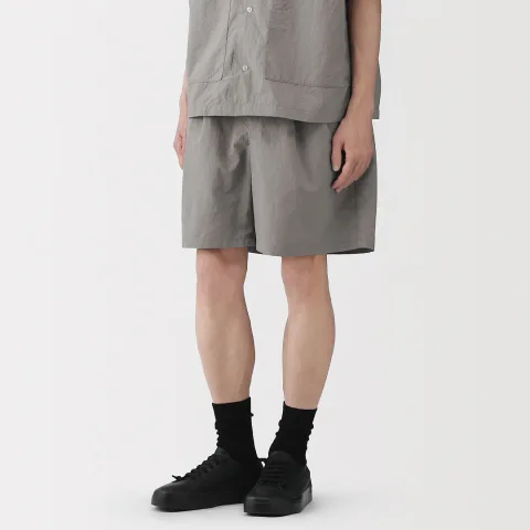 Short en nylon teint à partir de matériaux naturels pour homme