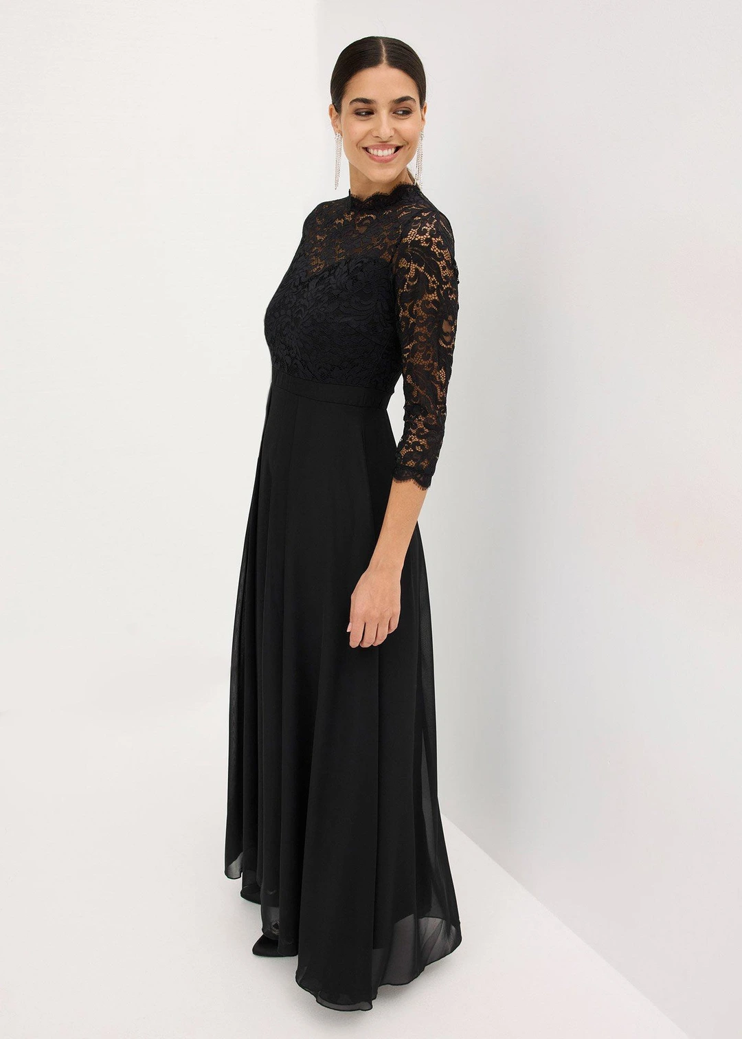 Robe longue avec dentelle - 2
