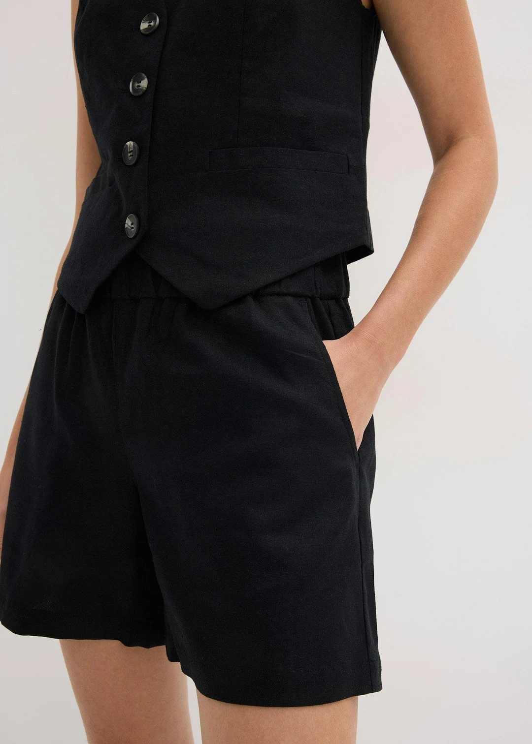 Gilet sans manches et short en lin mélangé - 3