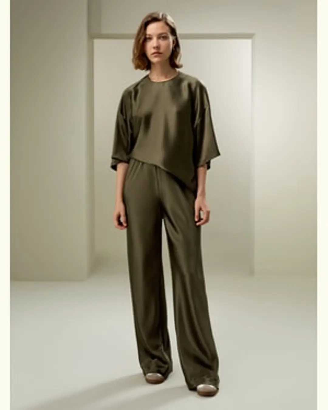 LILYSILK Pantalon En Soie Naturelle Femme Coupe En Biais Intégral Soie De Mûrier Coupe Régulière Facile À Assortir Bleu Minuit Petite 36