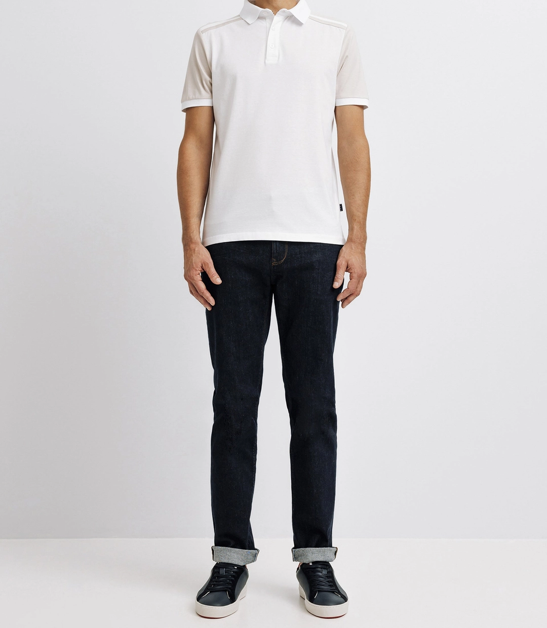 IZAC - Polo en coton avec patch beige