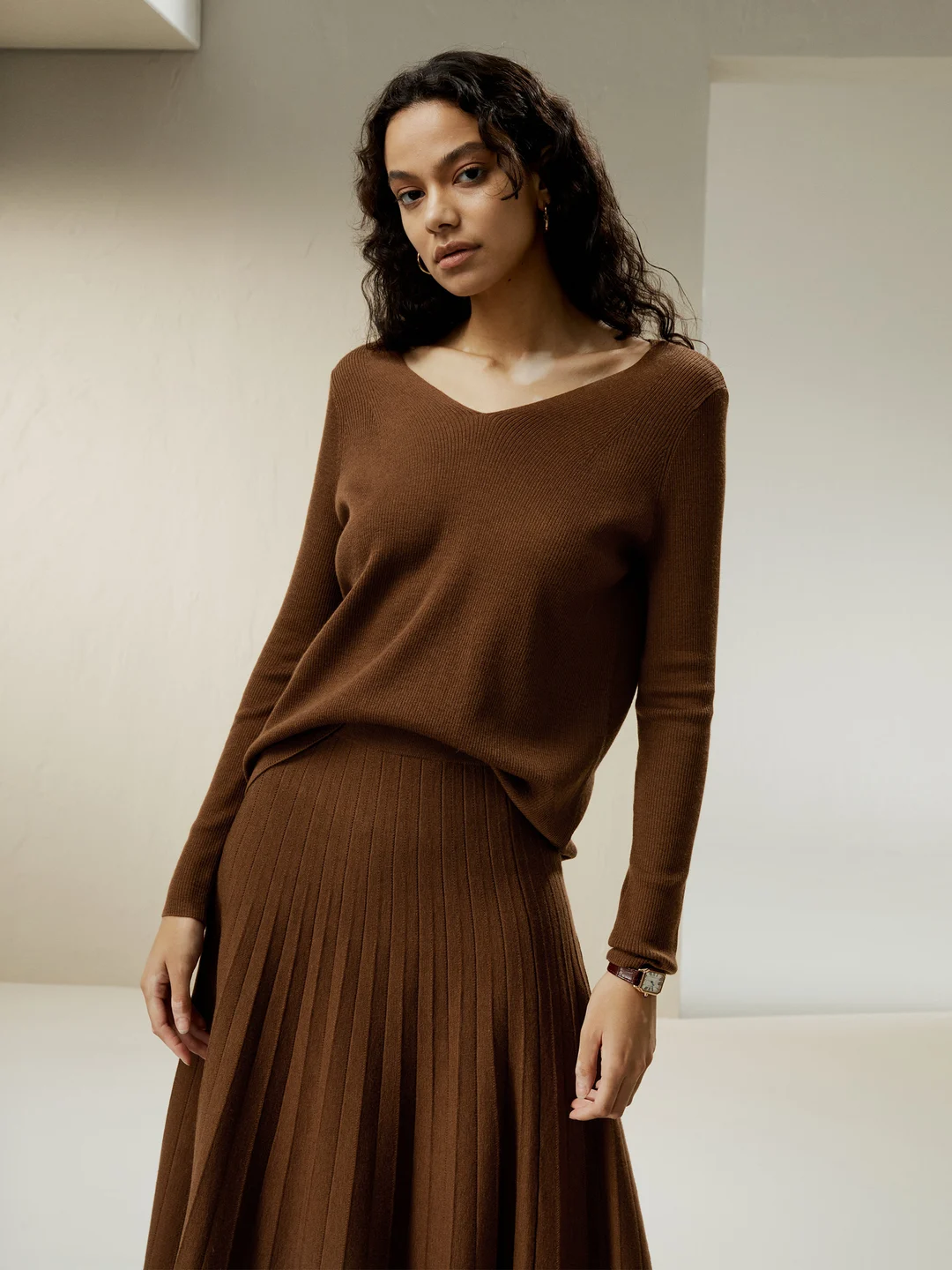 LILYSILK Pull En Laine Femme Caramel Col V, Épaule Tombante Détendue Laine Mérinos Ultra Fine Doux Pour La Peau Et Respirant S
