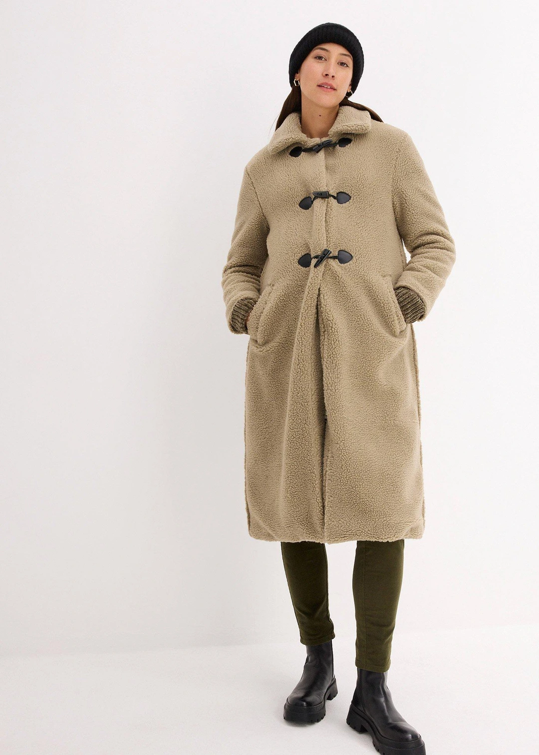 Manteau de grossesse en sherpa avec empiècement de portage