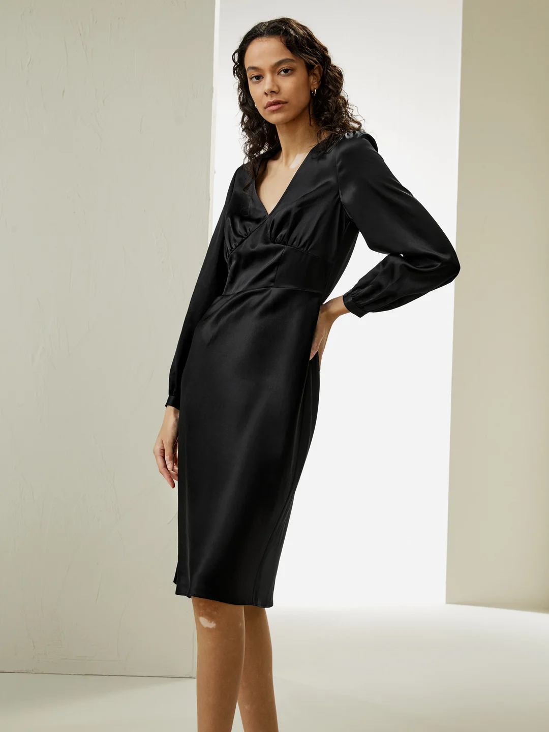 LILYSILK Robe De Soie Rouge Décolleté En V, Forme Ajustée 100% Soie Bonne Qualité Lavable En Machine 44