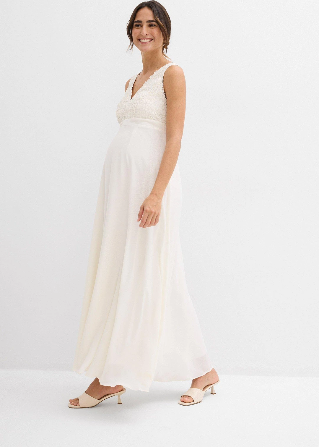 Robe de mariée de grossesse avec dentelle, satin et crêpe georgette
