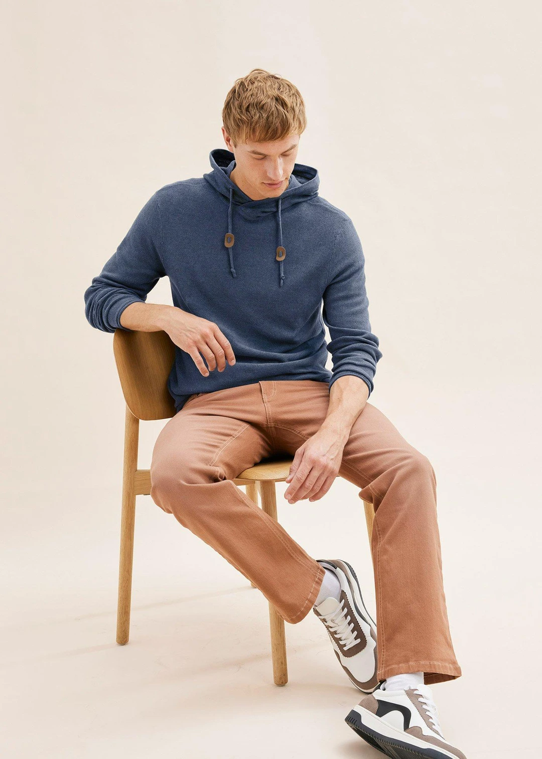 Pull à capuche en fine maille