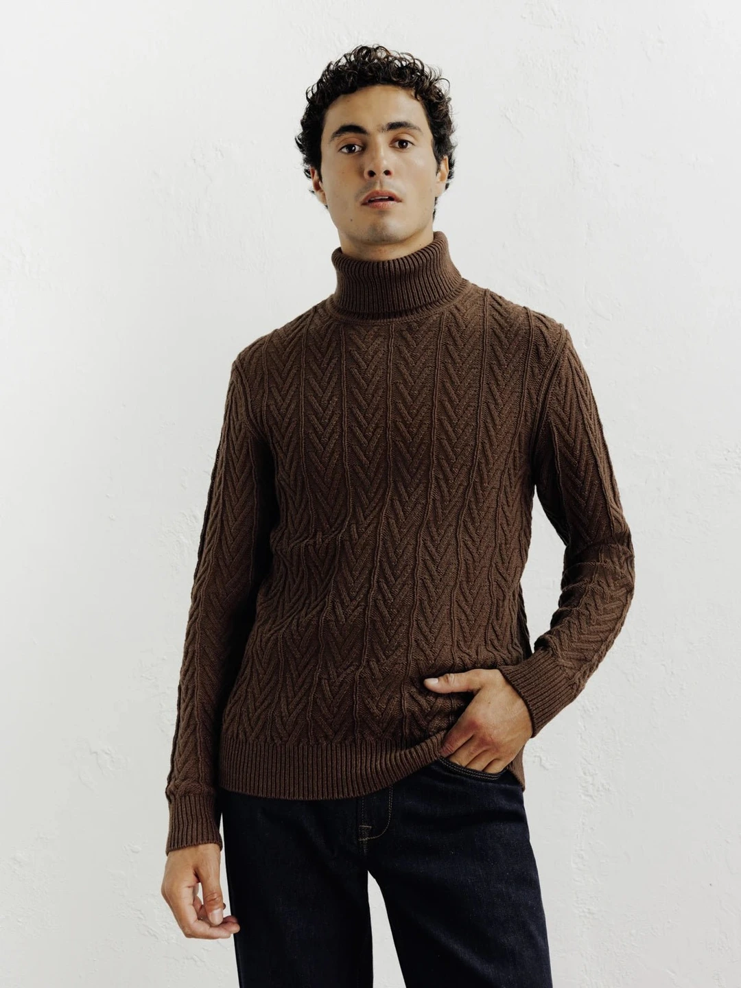 IZAC - Pull col roulé torsadé chocolat