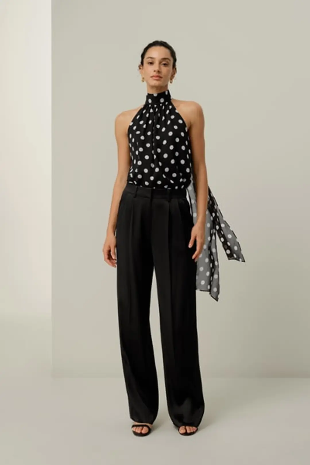 Pantalon Droit en Soie charmeuse Double-Face avec Plis Avant