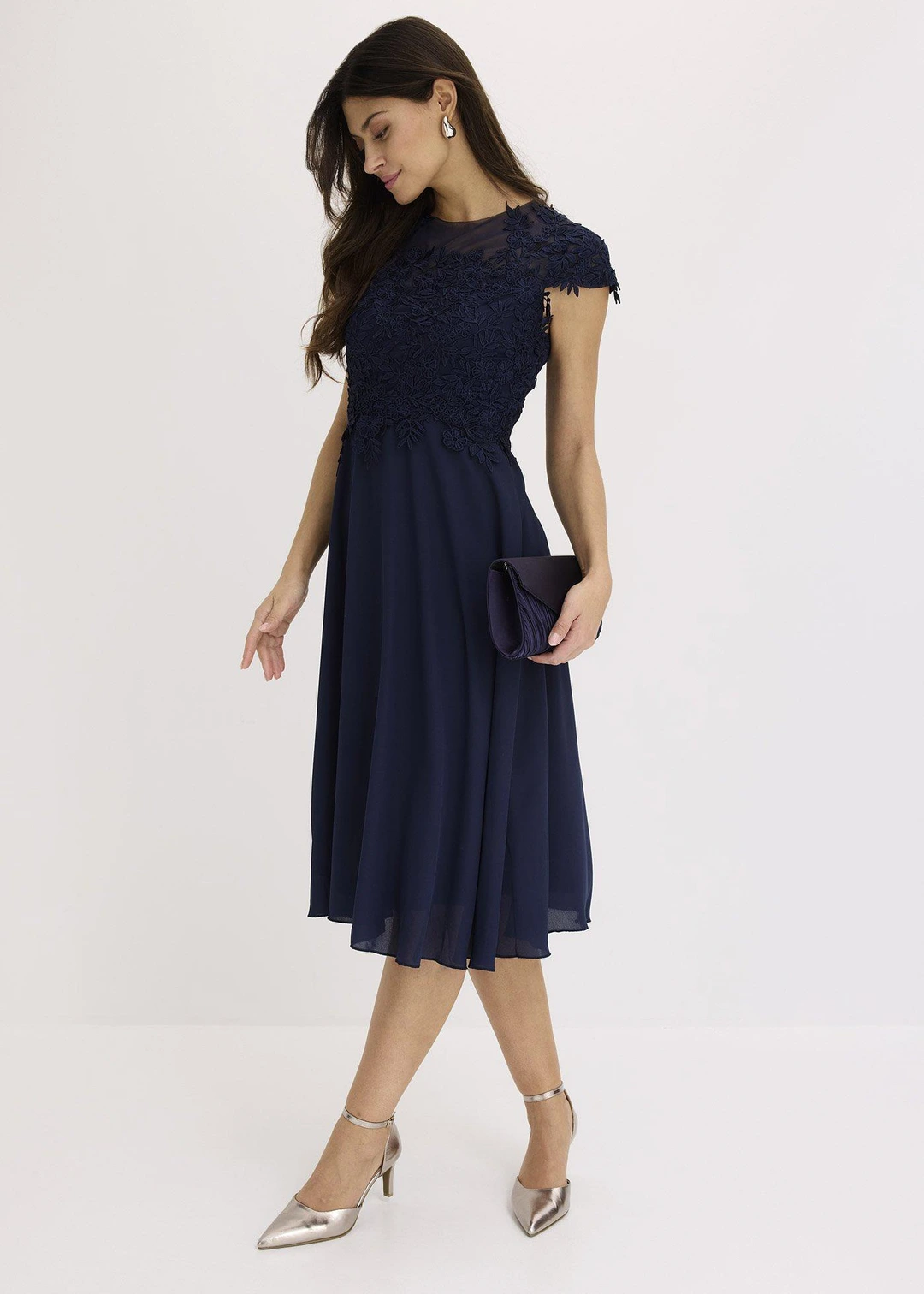 Robe midi en tulle délicat avec dentelle - 2