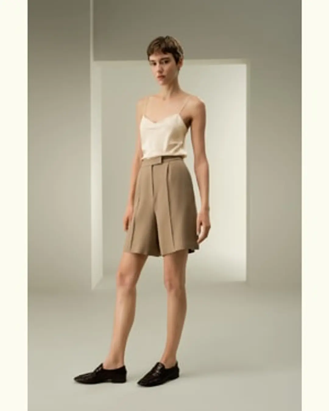LILYSILK Short En Laine Pour Femme Short Bermuda 30 % Soie, 70 % Laine Mettent En Valeur Votre Taille Parfait Pour Le Travail Et Les Vacances Noir 42