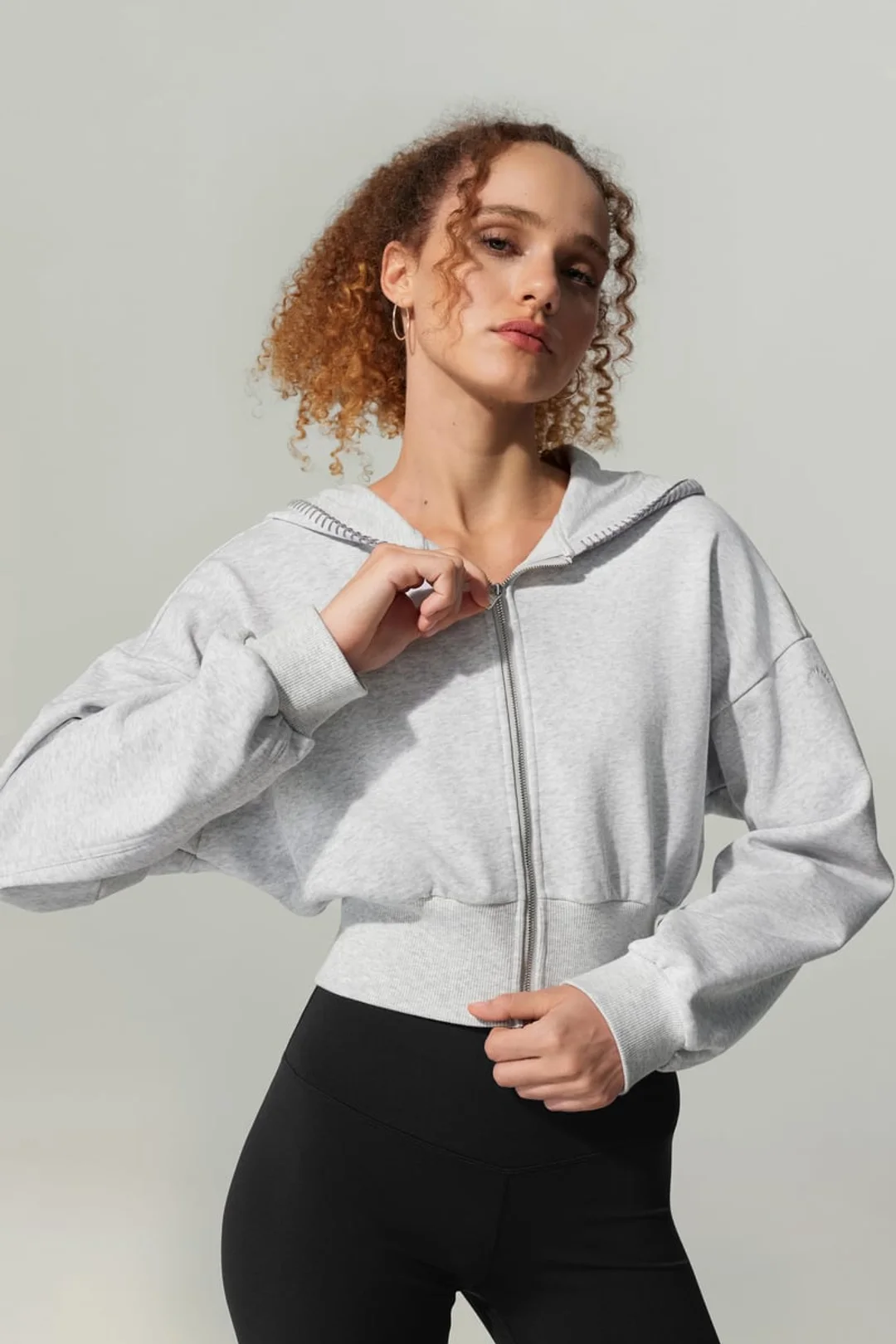 LILYSILK Sweat à Capuche Seamflow Drift Gris Chiné S - Doux, Respirant et Confortable en Soie Mélangée, Coupe Courte