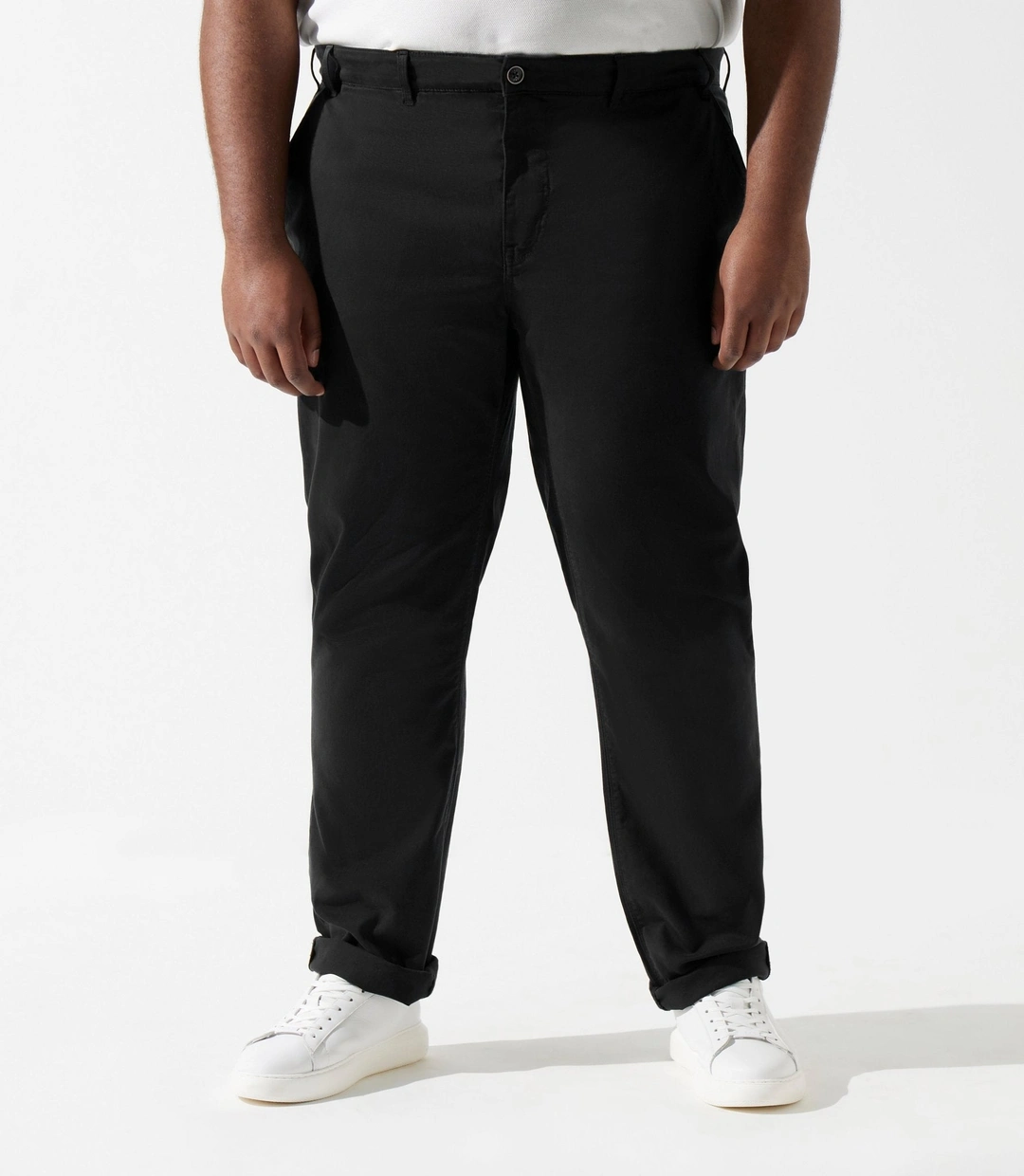 IZAC - Pantalon en coton stretch noir PACHELORBT