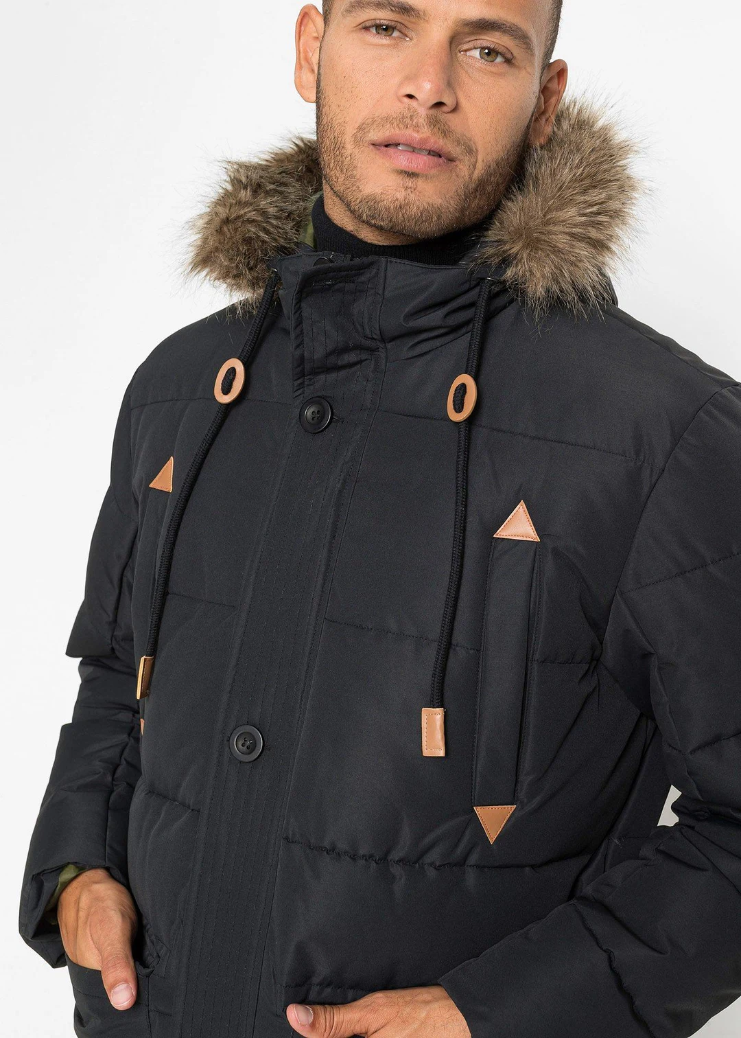 Parka d’hiver à capuche peluche et détails enduits