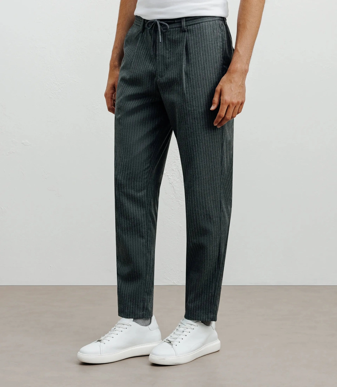 IZAC - Pantalon rayé gris