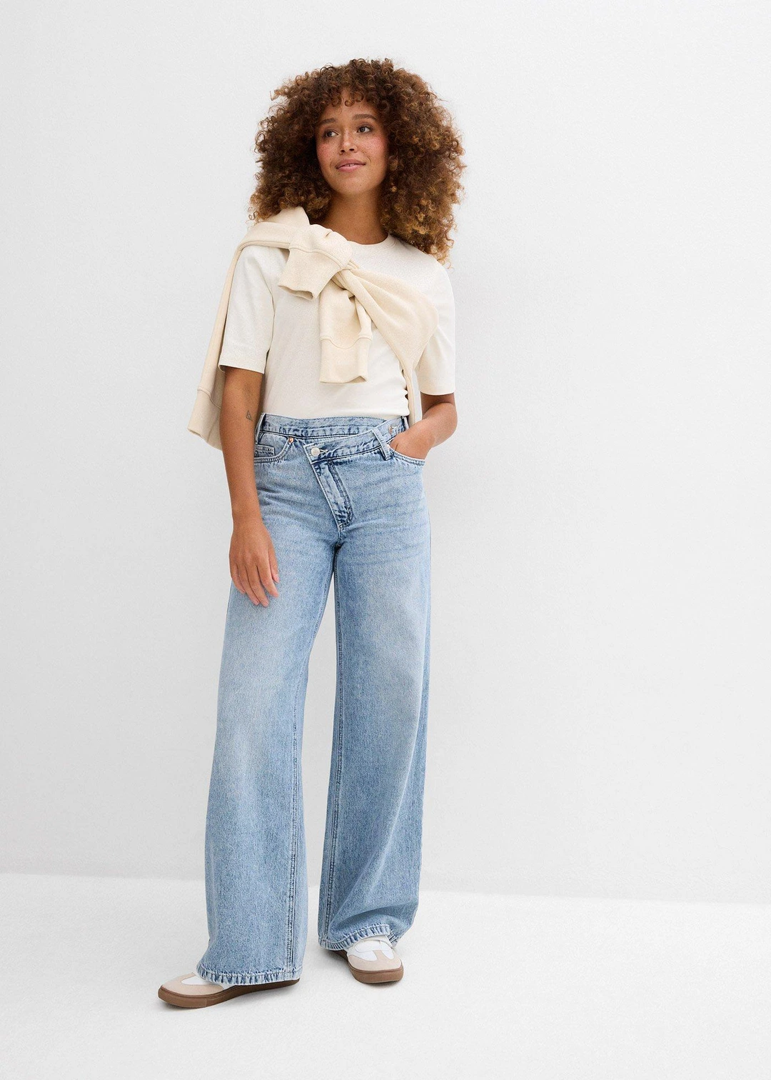 Jean large, taille mi-haute, peu extensible - 2