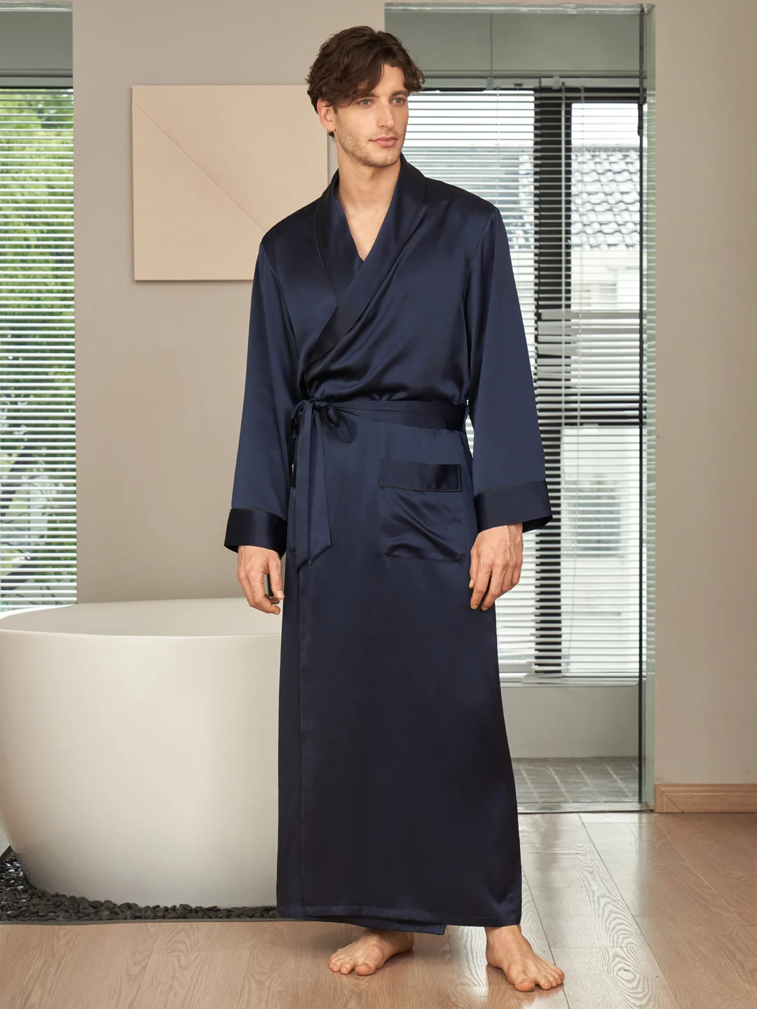 LILYSILK Robe De Chambre Longue Soie Homme Noir Col Rabattu, Style Naturel 100% Soie De Mûrier Respirant Super Léger Robe De Chambre XS