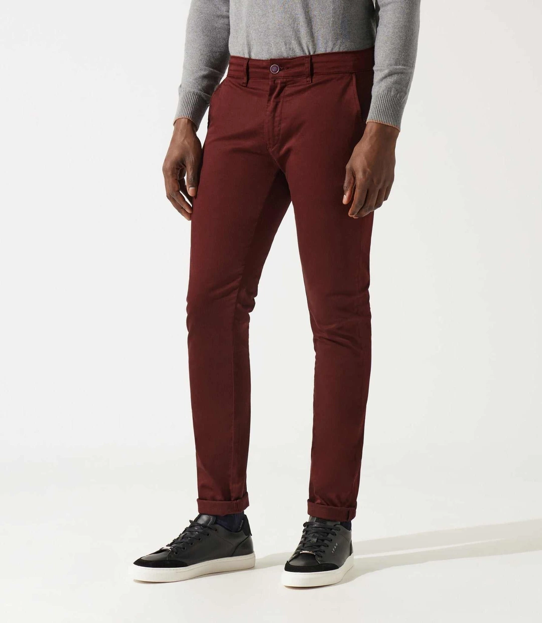 IZAC - Pantalon chino satin bordeaux VANAMABT