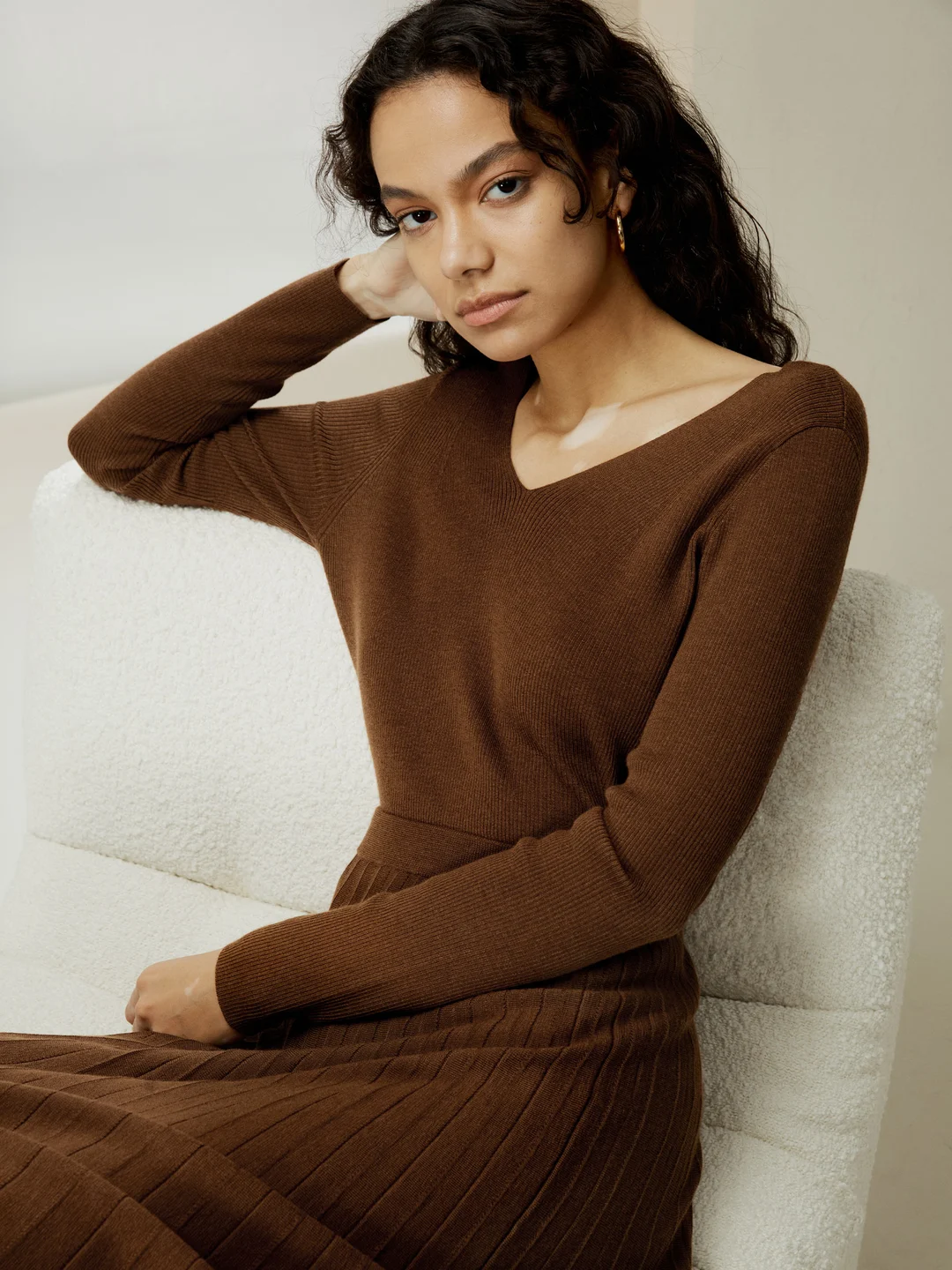 LILYSILK Pull En Laine Femme Caramel Col V, Épaule Tombante Détendue Laine Mérinos Ultra Fine Doux Pour La Peau Et Respirant S