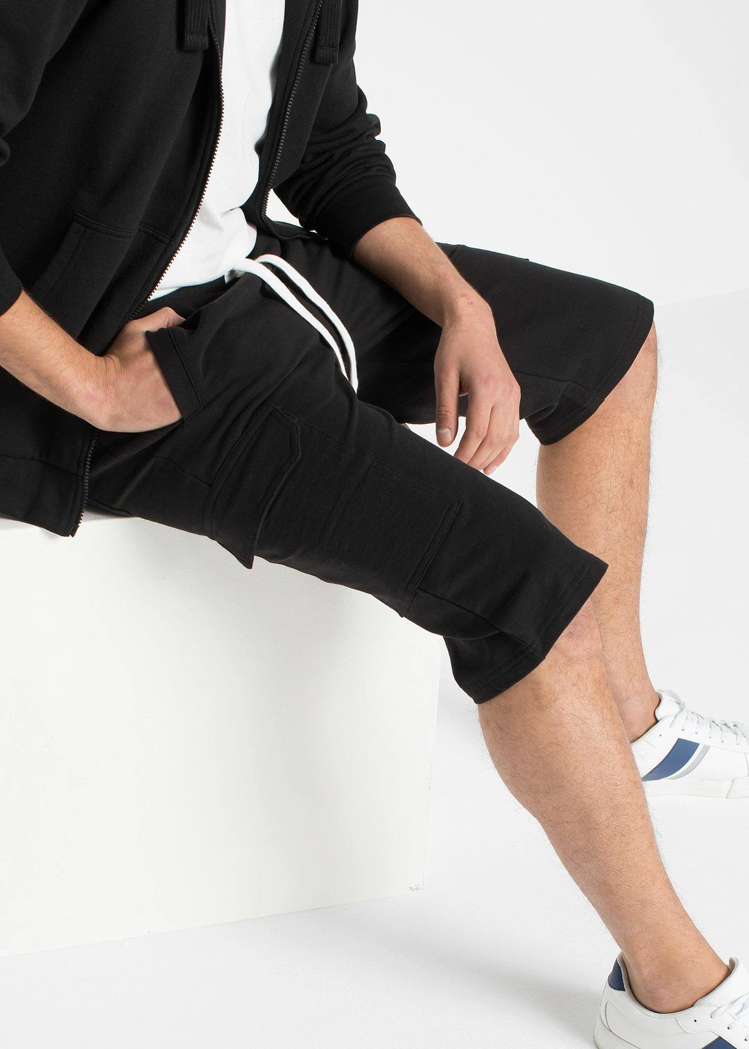 Bermuda cargo en sweat 100% coton