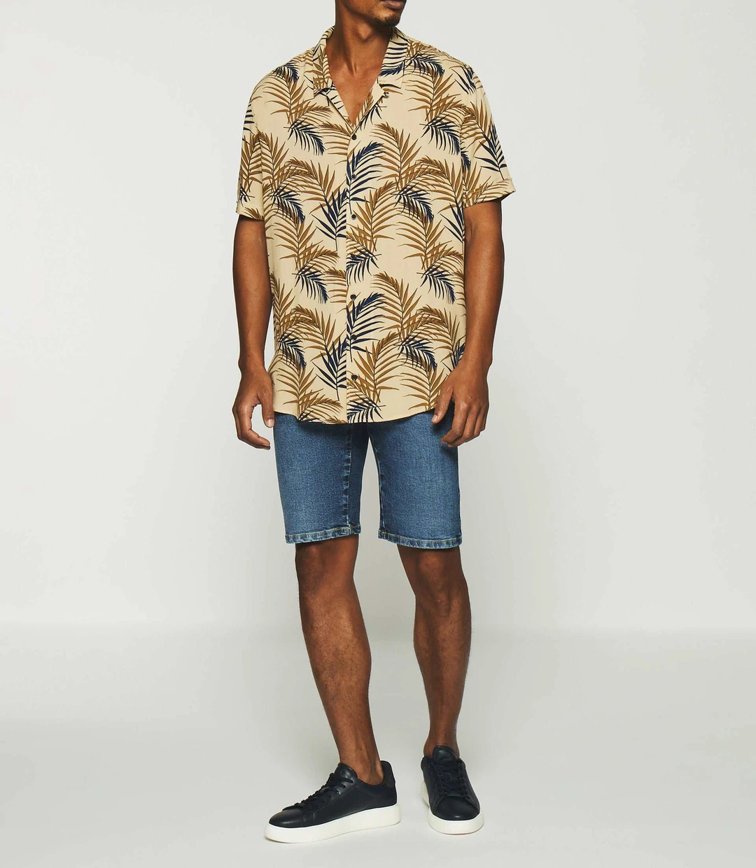 IZAC - Chemise imprimée à manches courtes camel et marine KARL