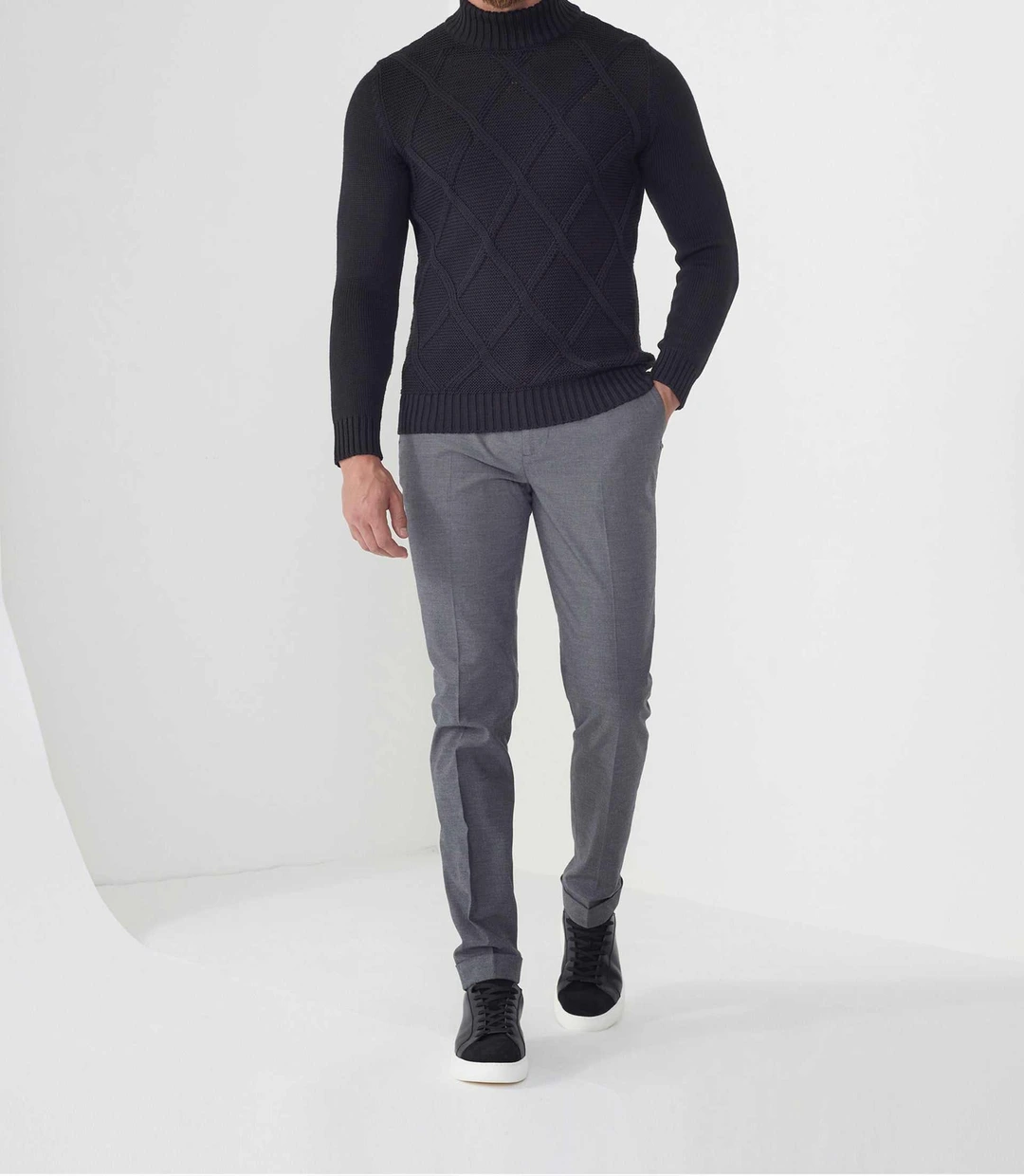 IZAC - Pull col montant laine noir ''Simeo''