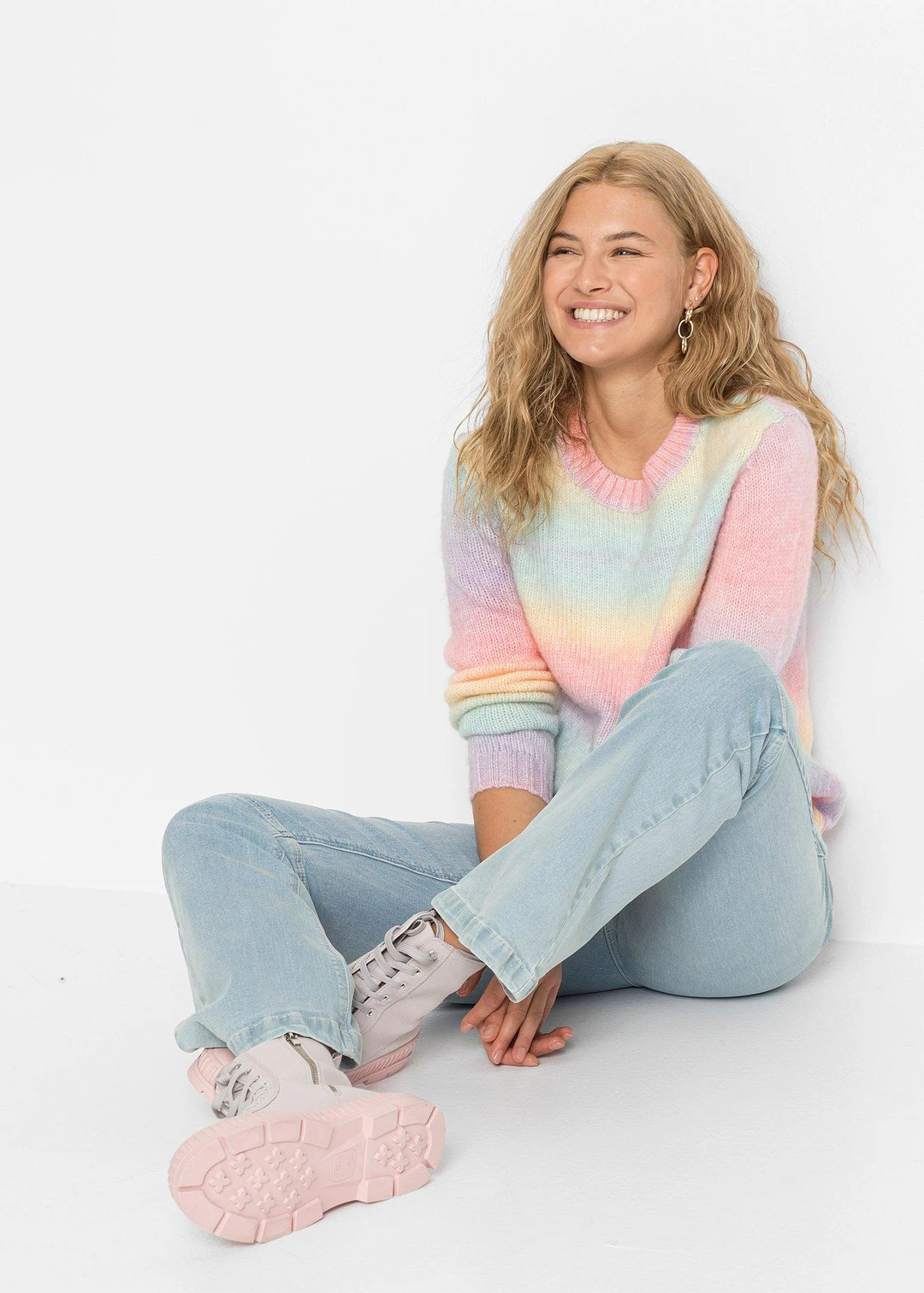 Pull doux en grosse maille contenant de la laine