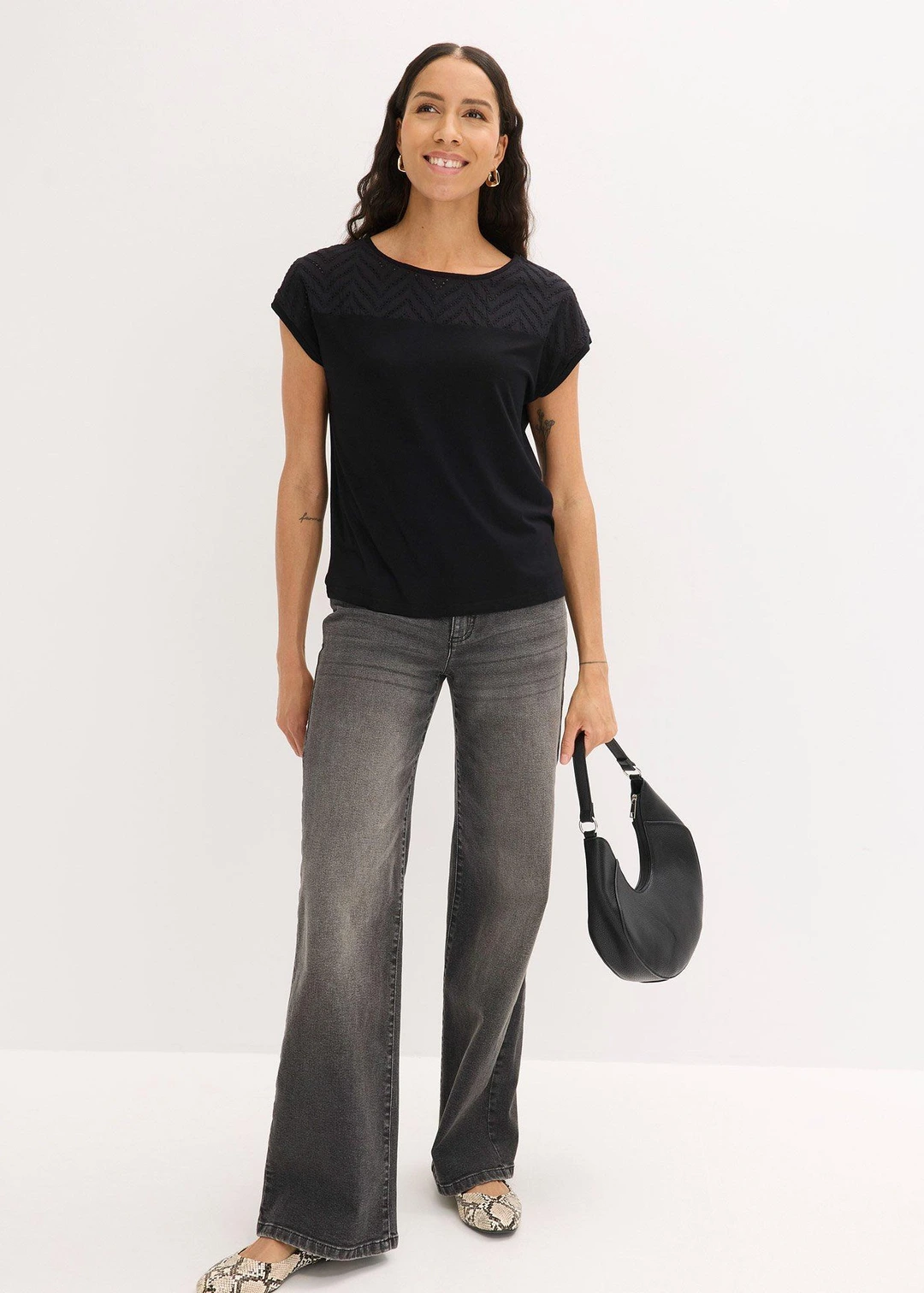 T-shirt en dentelle, en viscose douce - 2