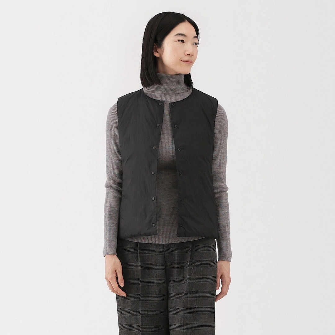 Doudoune légère pliable en nylon recyclé sans manche sans col pour femme