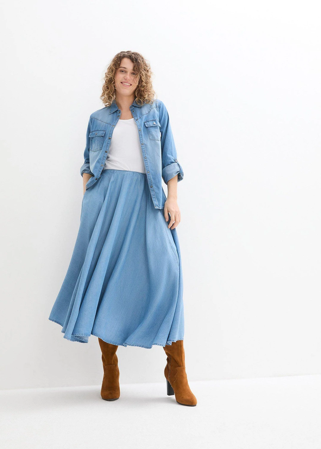 Jupe en jean, taille haute et élastiquée - 2
