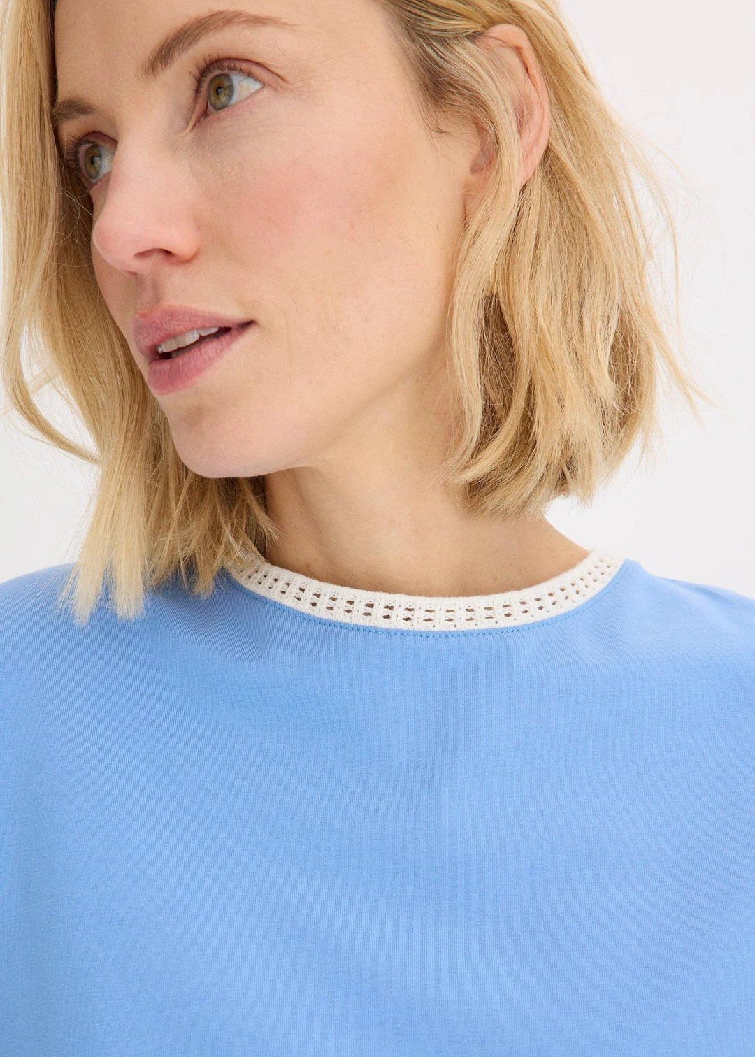 T-shirt à liserés en dentelle - 3