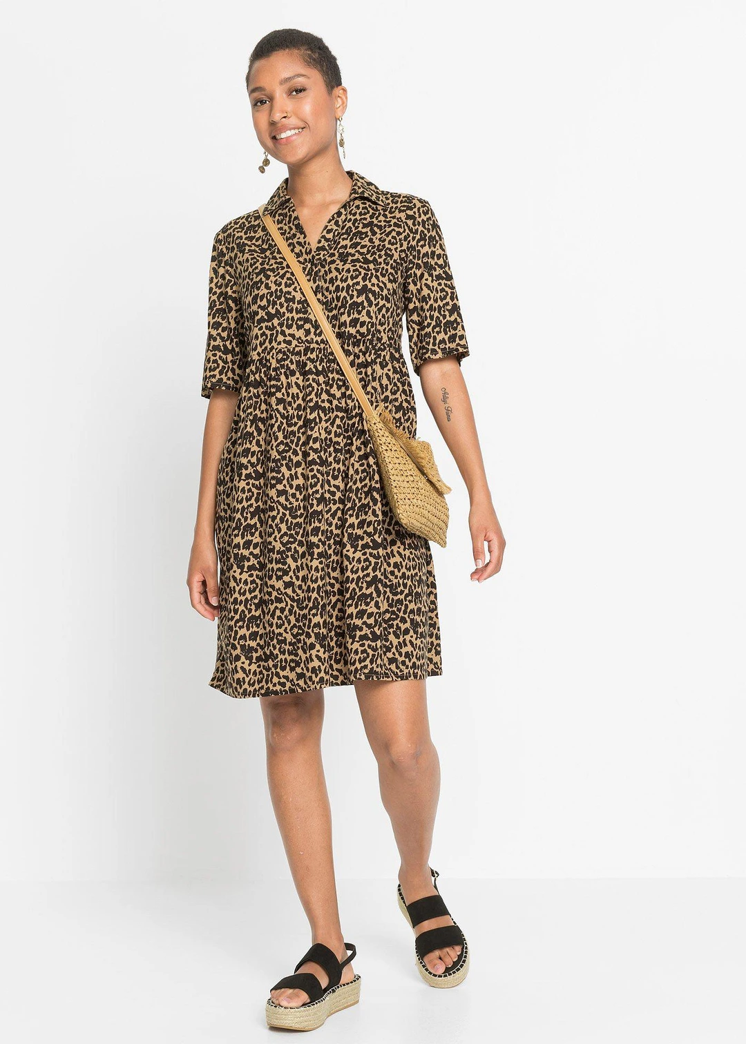 Robe en viscose avec un col chemise