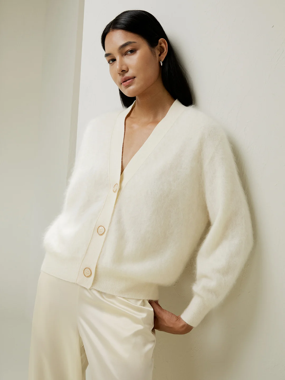 LILYSILK Cardigan En Cachemire Blanc Technique De Brossage Japonaise 100% Cachemire Brossé Élégance Intemporelle Et Style Sophistiqué S