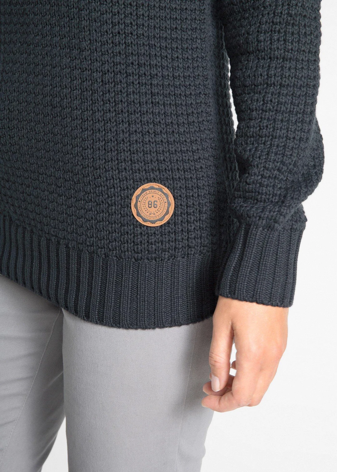Pull à col roulé avec cordons