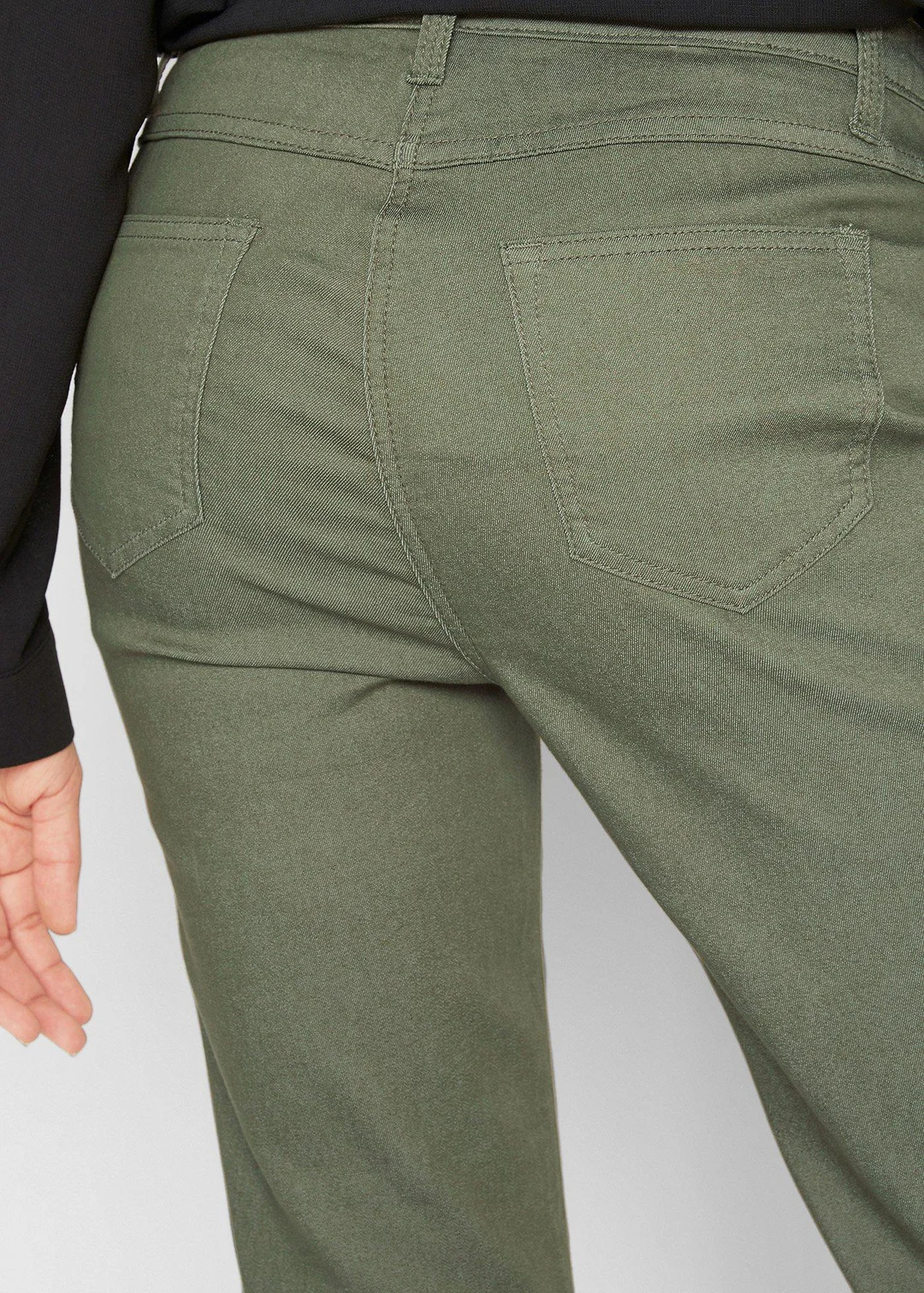 Jean droit, taille mi-haute et confortable