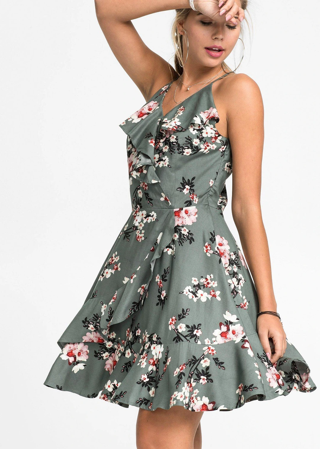 Robe à bretelles et volants